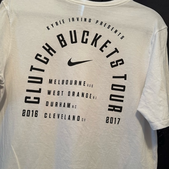 Men’s KYRIE NIKE Tshirt - Picture 2 of 3